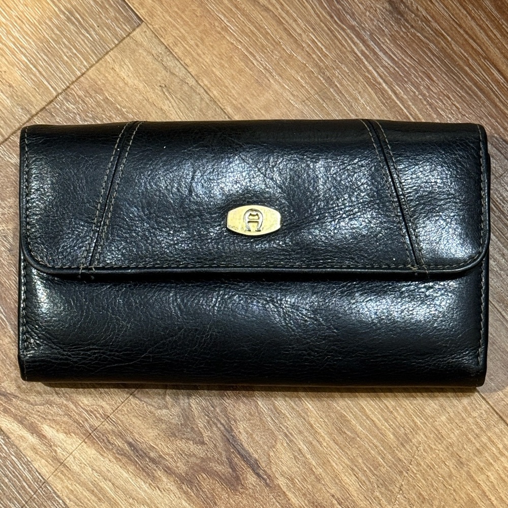 Etienne Aigner Vintage Full Size Leather Combination Checkbook/Wallet (EUC)